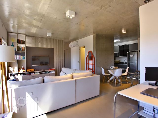 Apartamento com 68m², 2 dormitórios, 1 suíte, 1 vaga, Petrópolis em Porto Alegre