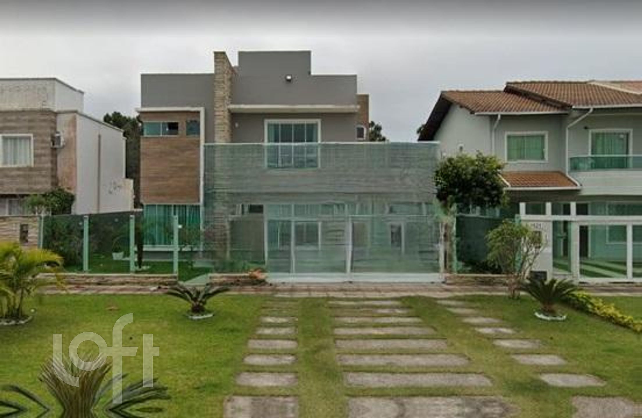 Casa Residencial com 300m², 4 quartos, 1 suíte, no bairro Ingleses em Florianópolis