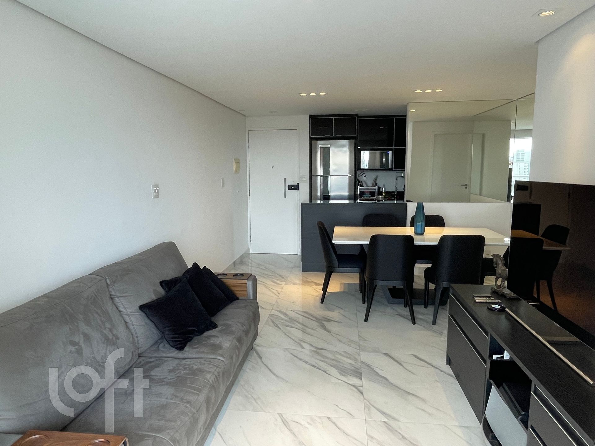 Apartamento à venda em Vila Monumento com 74 m², 1