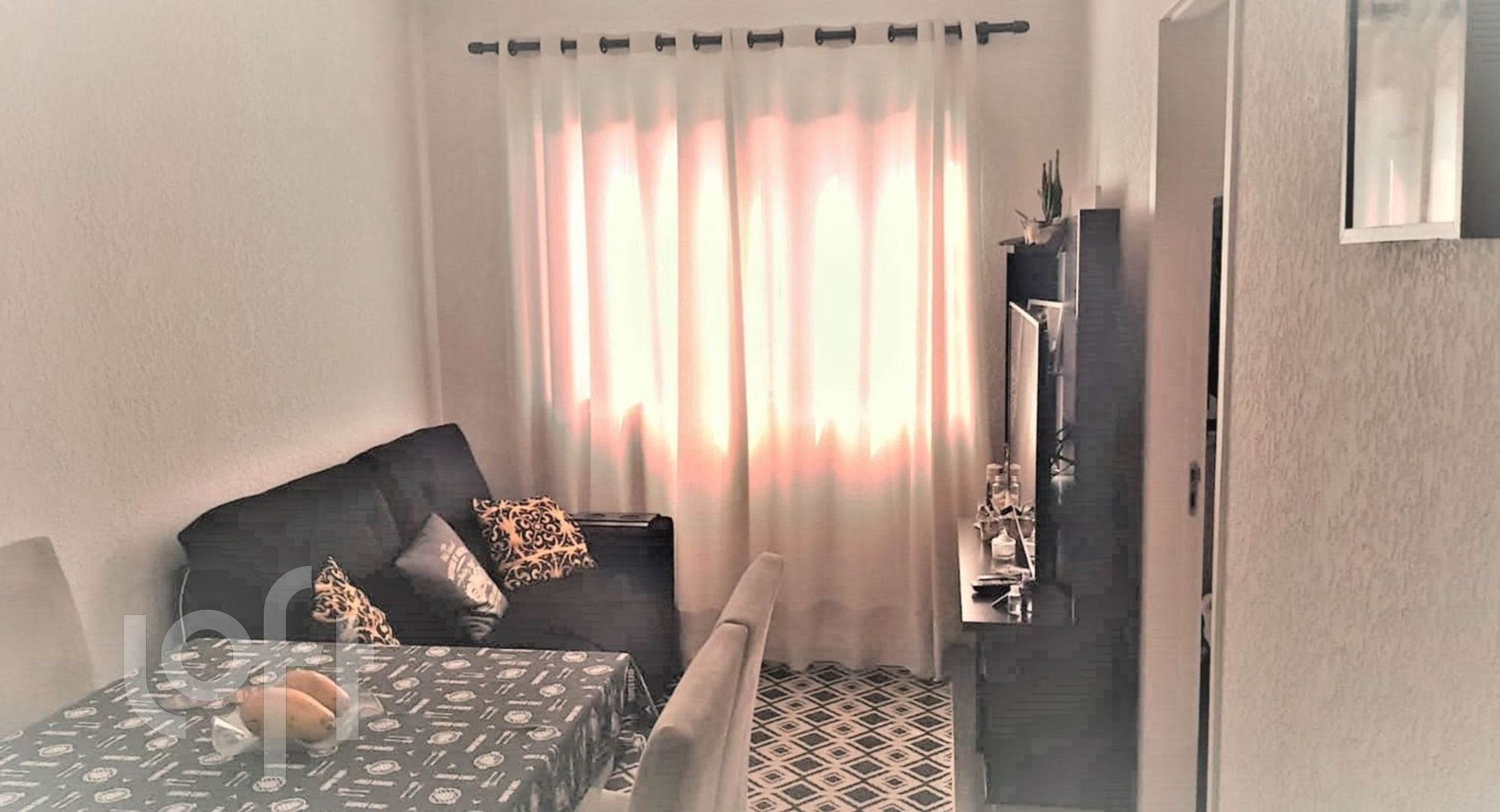 Apartamento à venda com 2 quartos, 40m² - Foto 1