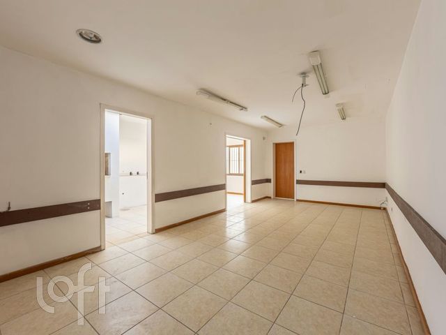 Casa com 180m², 4 dormitórios, 1 vaga, Rio Branco em Porto Alegre