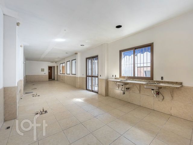 Casa com 180m², 4 dormitórios, 1 vaga, Rio Branco em Porto Alegre