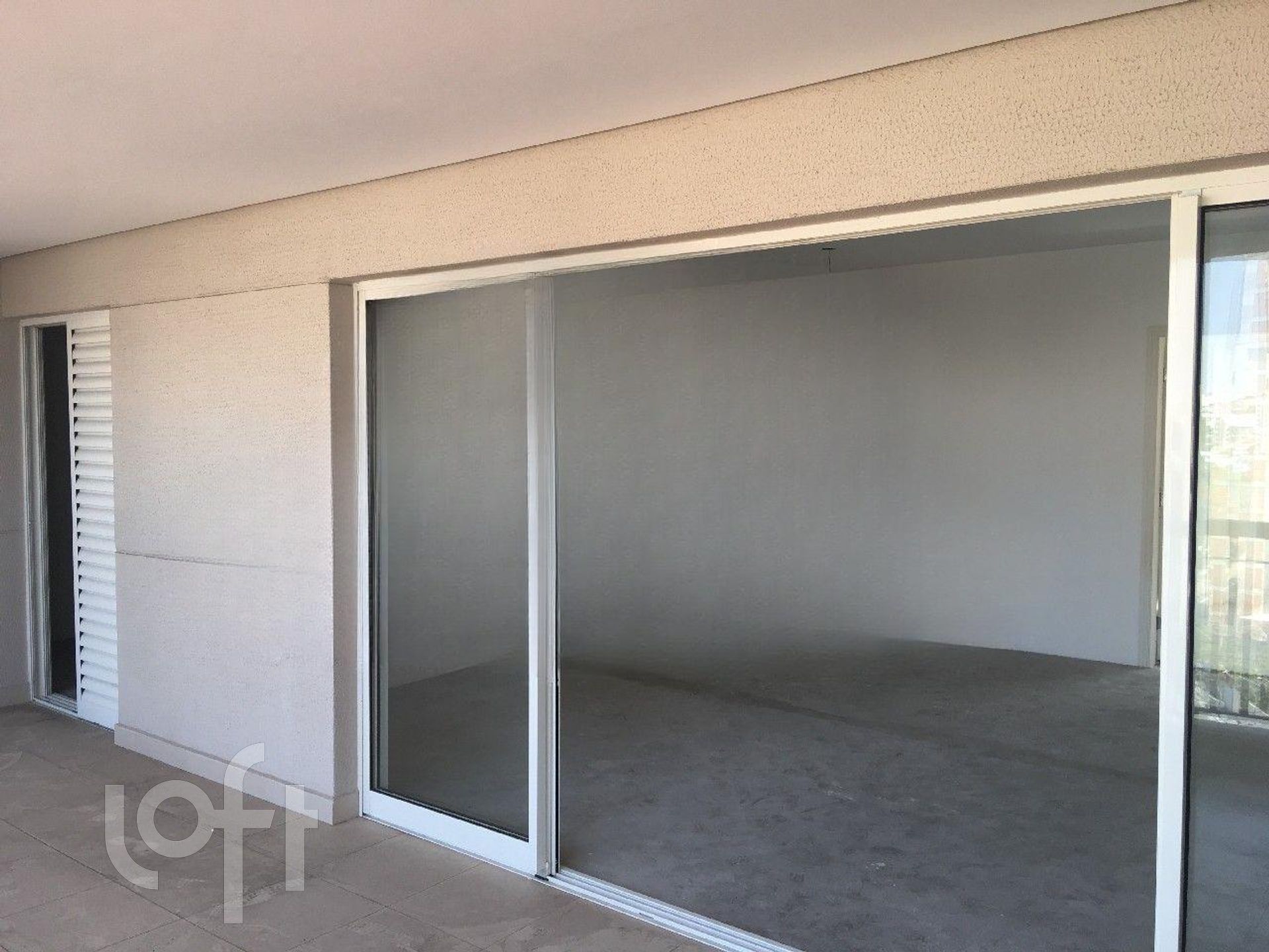 Apartamento à venda com 4 quartos, 161m² - Foto 2