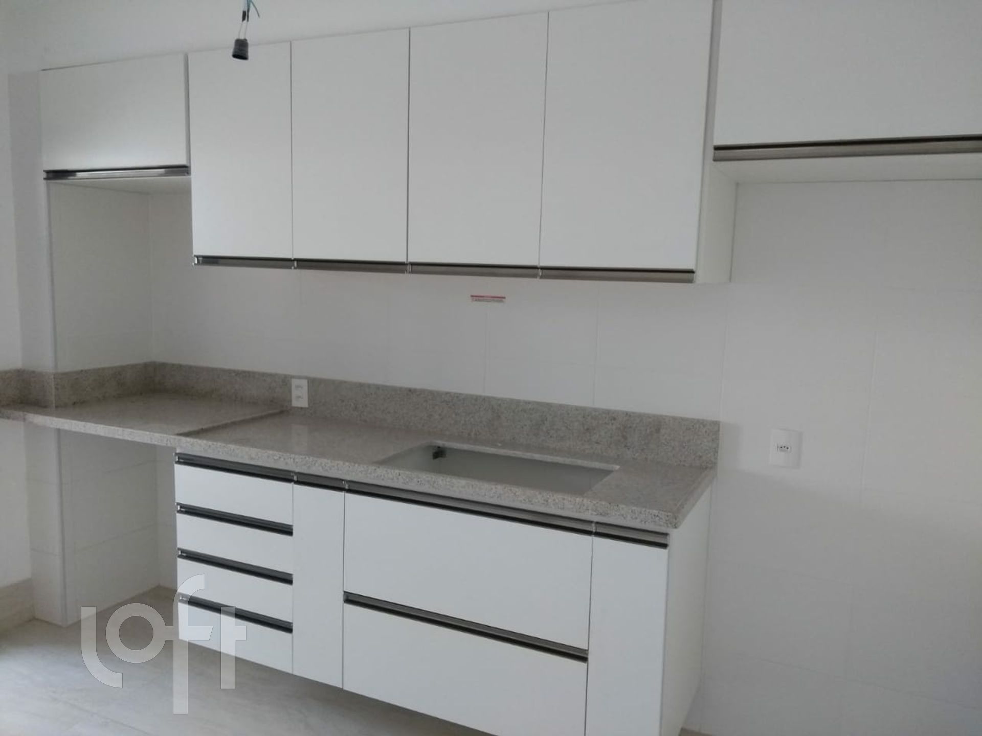 Apartamento à venda com 3 quartos, 98m² - Foto 2