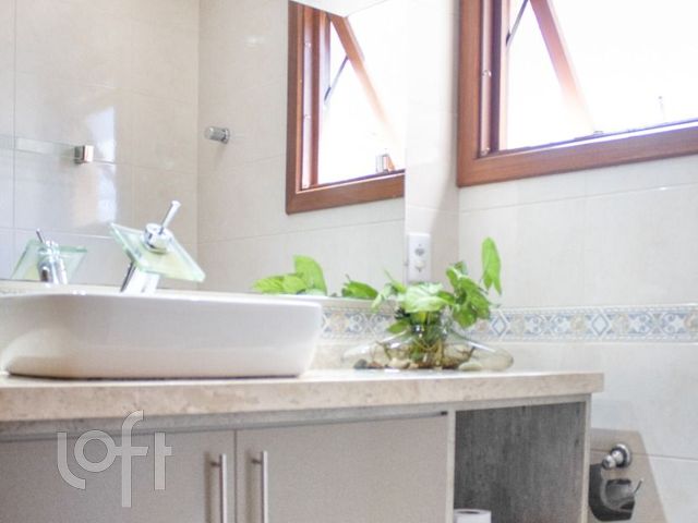 Apartamento com 82m², 2 dormitórios, 1 suíte, Higienópolis em Porto Alegre