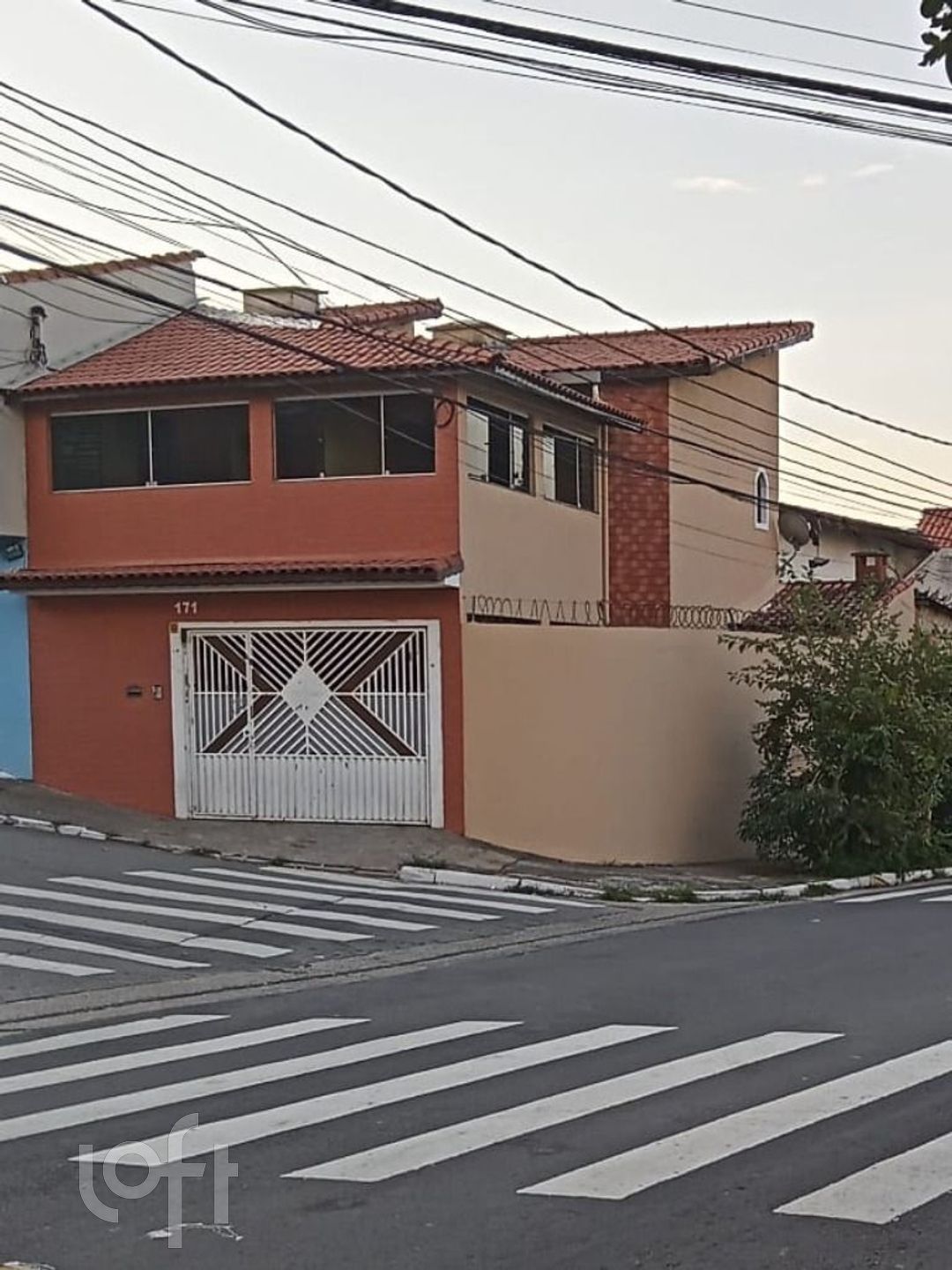 Casa à venda com 3 quartos, 100m² - Foto 1