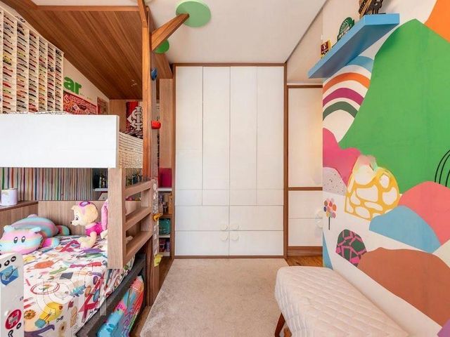 Apartamento com 120m², 3 dormitórios, 1 suíte, 2 vagas, Petrópolis em Porto Alegre