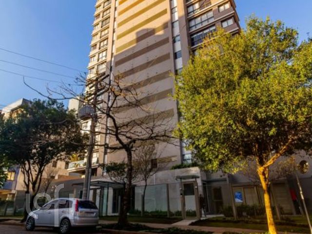 Apartamento com 120m², 3 dormitórios, 1 suíte, 2 vagas, Petrópolis em Porto Alegre