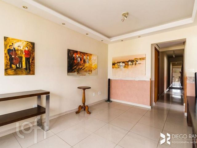Apartamento com 90m², 3 dormitórios, 1 suíte, 2 vagas, Rio Branco em Porto Alegre