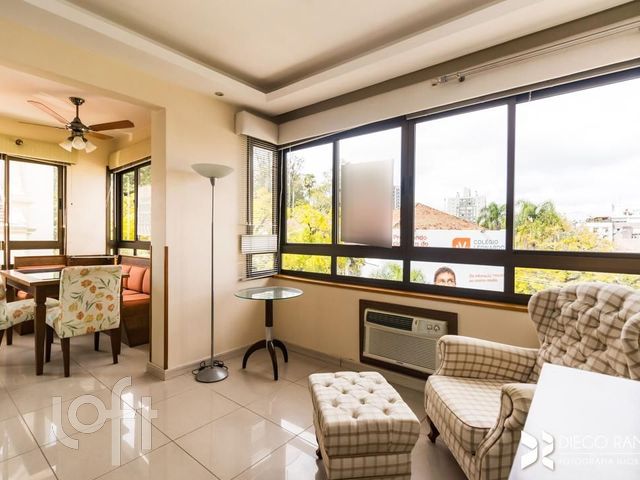 Apartamento com 90m², 3 dormitórios, 1 suíte, 2 vagas, Rio Branco em Porto Alegre