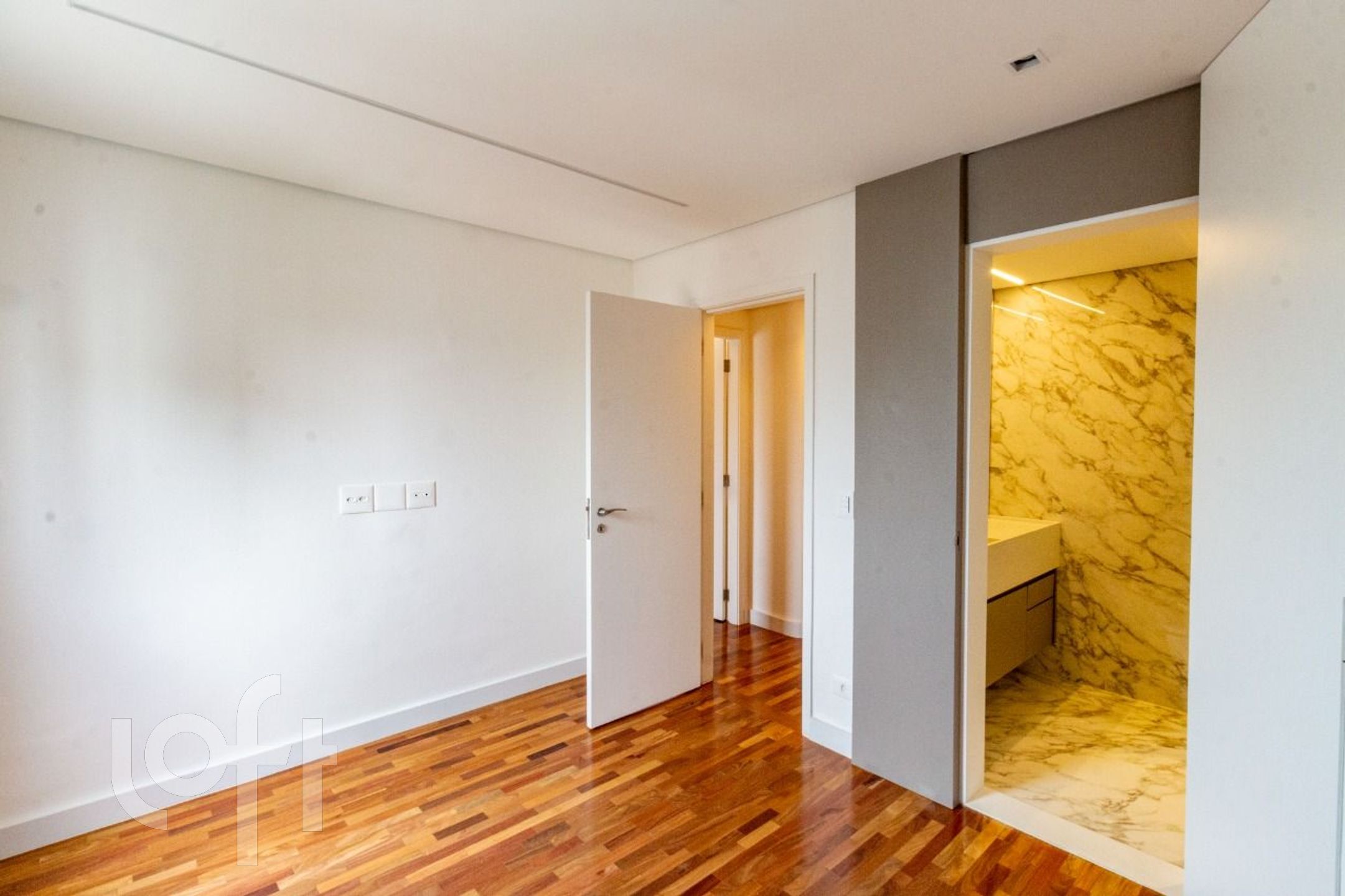 Apartamento à venda com 3 quartos, 243m² - Foto 27