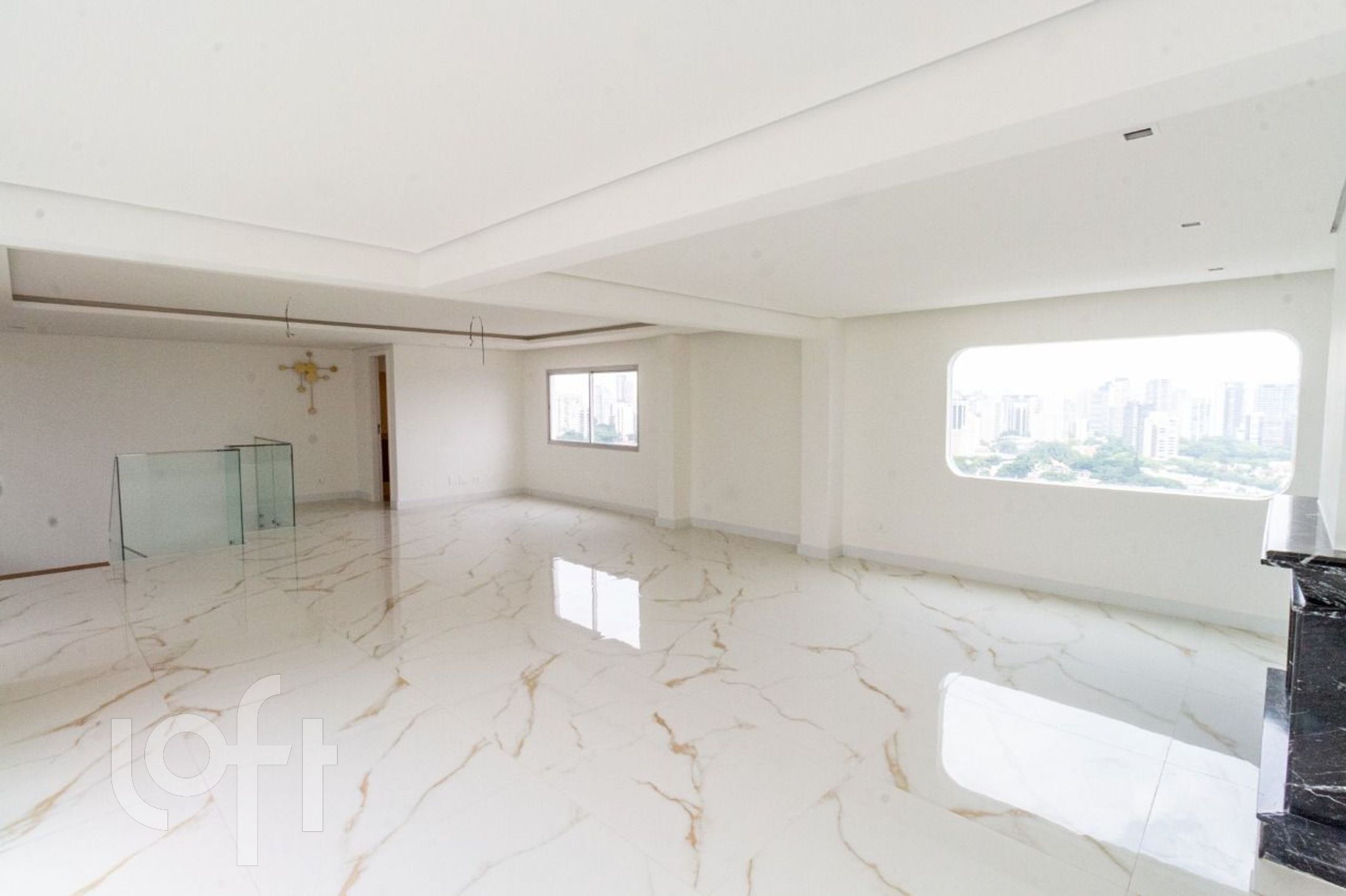 Apartamento à venda com 3 quartos, 243m² - Foto 1