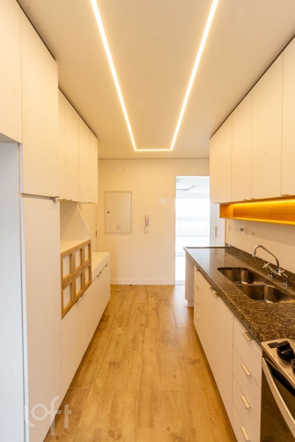 Apartamento à venda com 3 quartos, 243m² - Foto 10