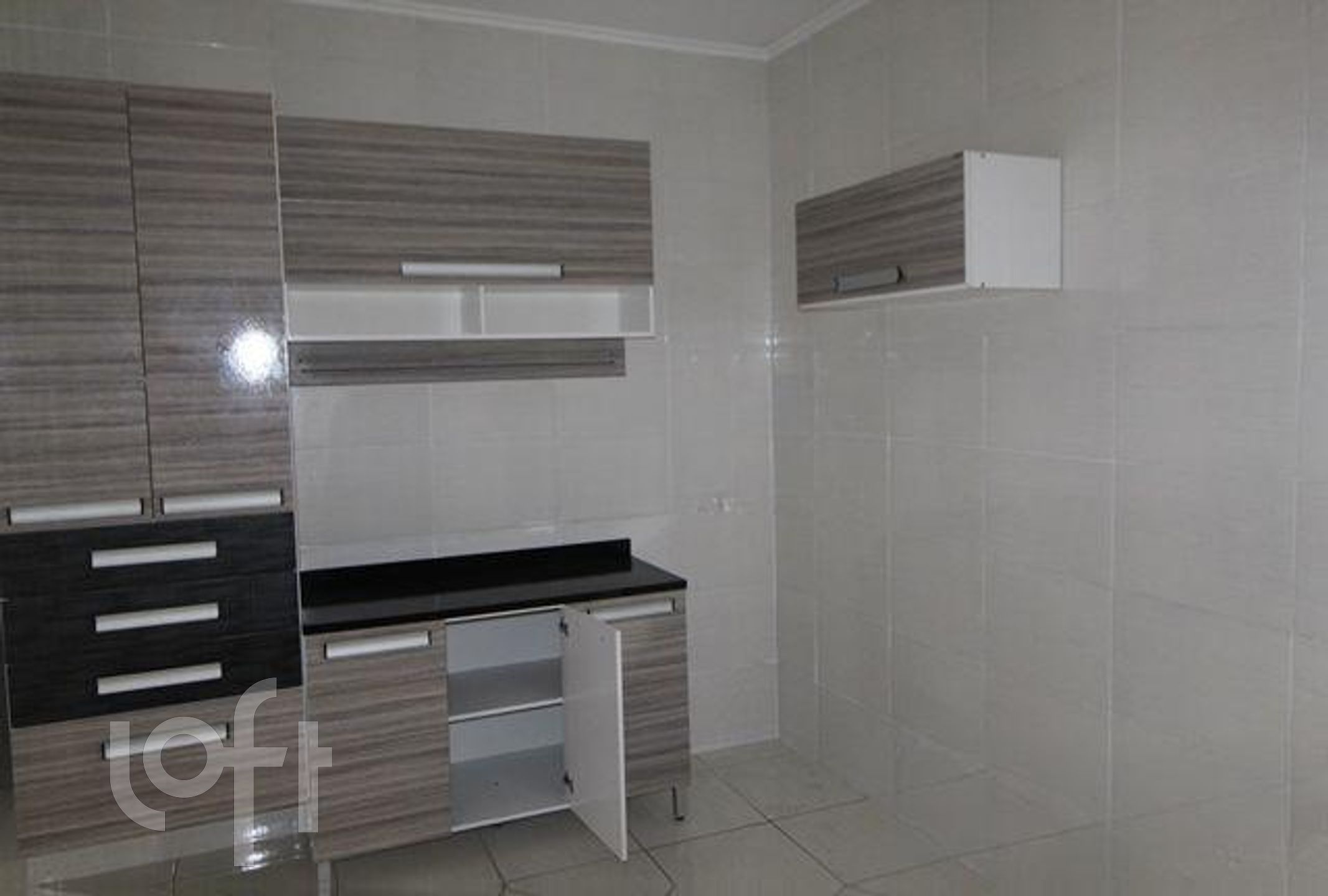 Casa à venda com 2 quartos, 100m² - Foto 1