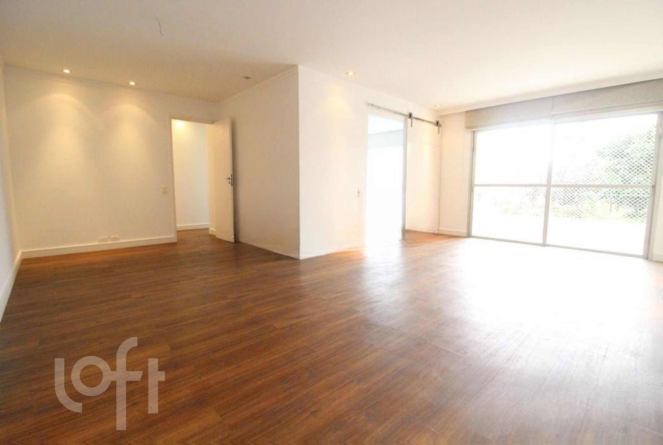 Apartamento à venda com 3 quartos, 150m² - Foto 1