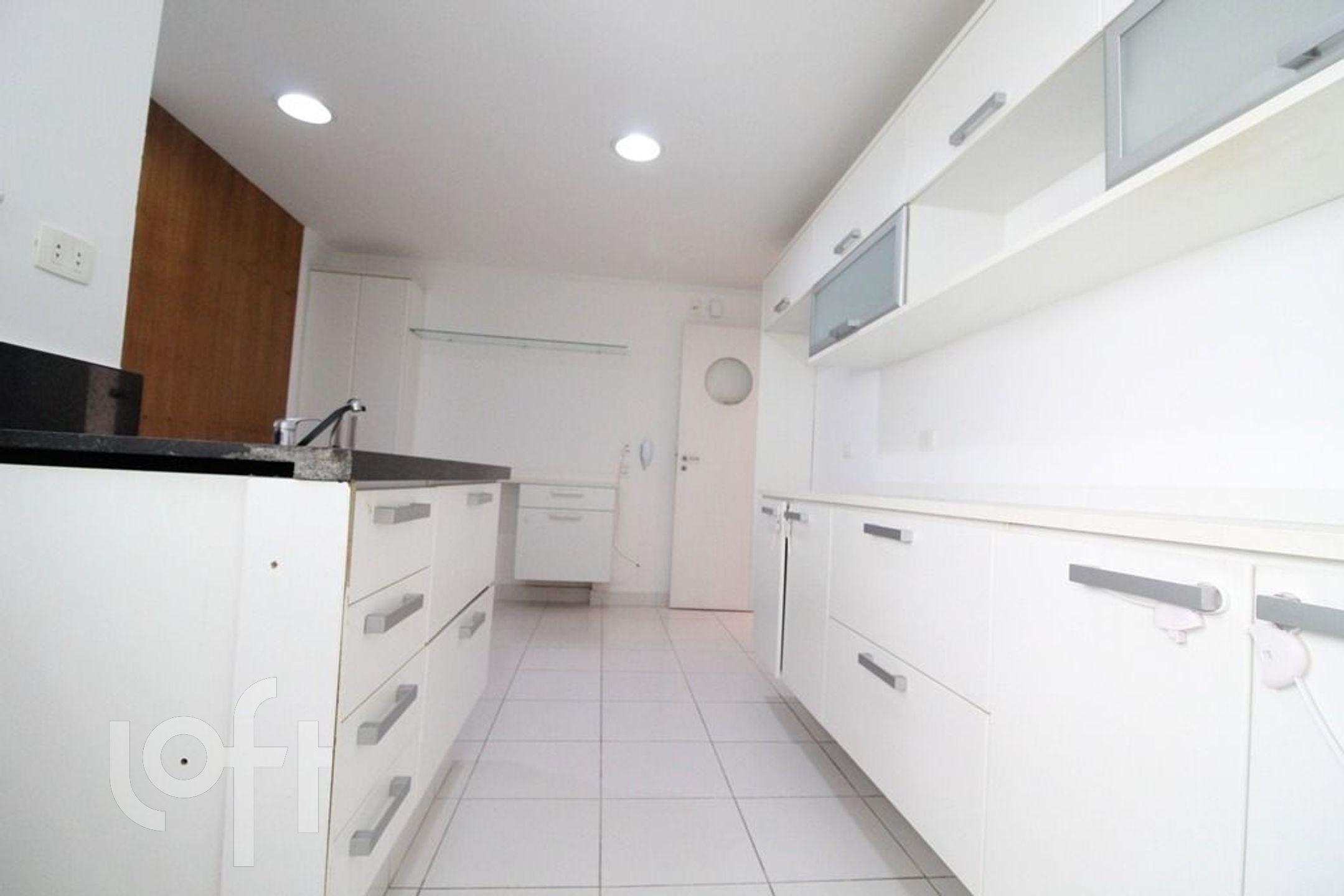 Apartamento à venda com 3 quartos, 150m² - Foto 9