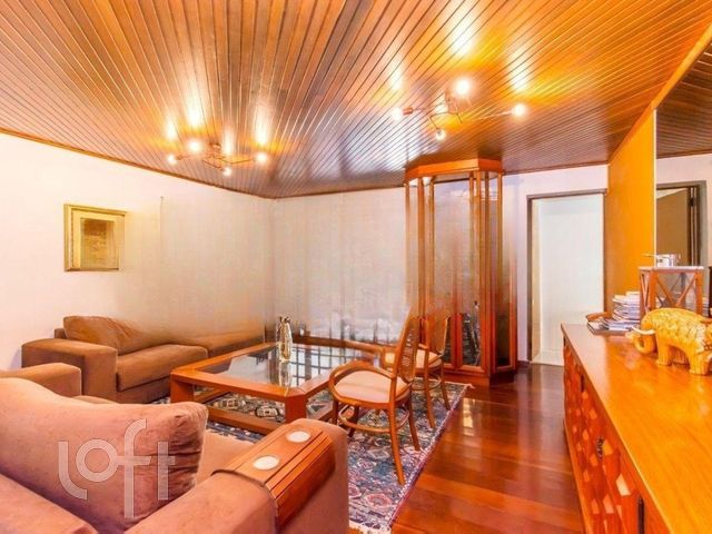 Casa com 338m², 4 dormitórios, 1 suíte, 4 vagas, Chácara das Pedras em Porto Alegre