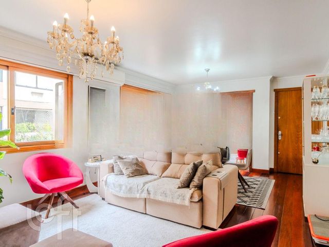 Apartamento com 130m², 3 dormitórios, 1 suíte, 2 vagas, Santana em Porto Alegre