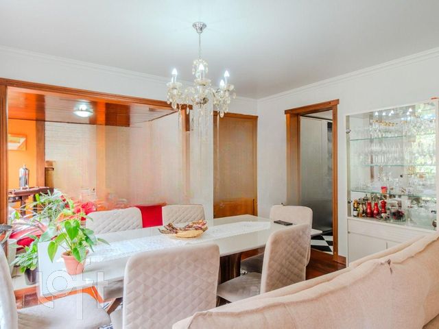 Apartamento com 130m², 3 dormitórios, 1 suíte, 2 vagas, Santana em Porto Alegre