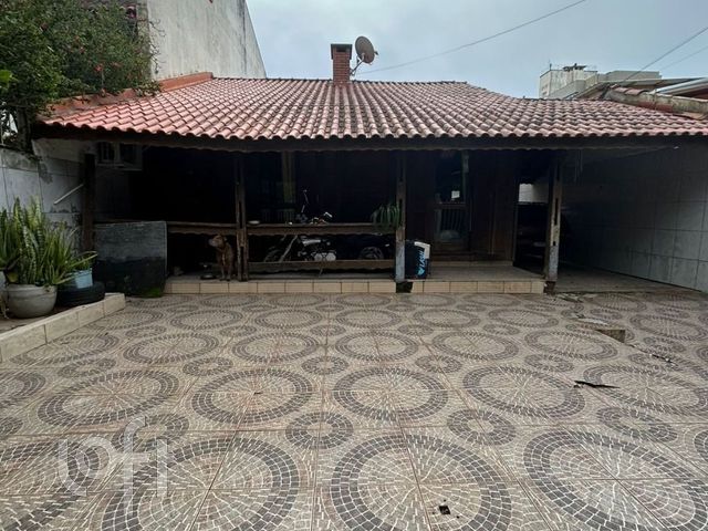 Casa com 215m², 2 dormitórios, 2 vagas, Jardim Botânico em Porto Alegre