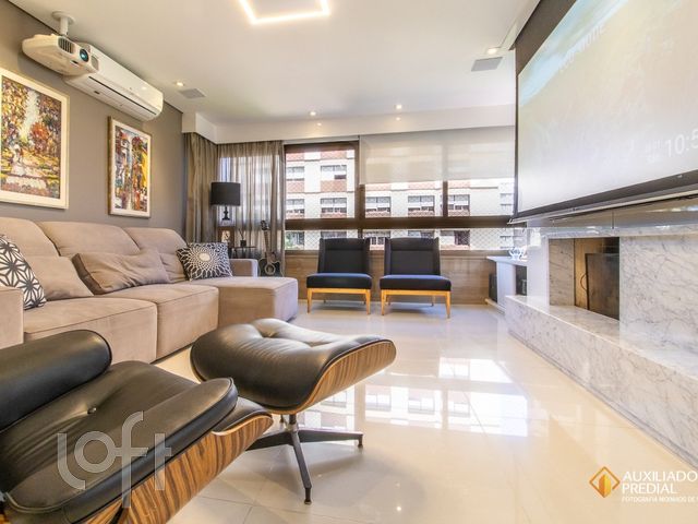 Apartamento com 159m², 3 dormitórios, 3 suítes, 3 vagas, Rio Branco em Porto Alegre