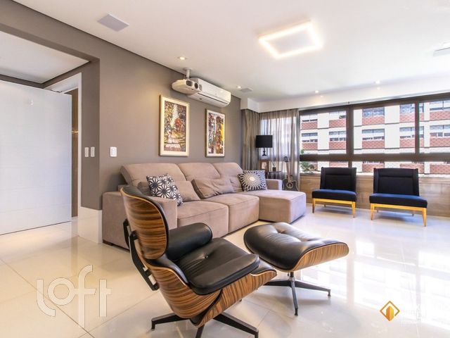 Apartamento com 159m², 3 dormitórios, 3 suítes, 3 vagas, Rio Branco em Porto Alegre