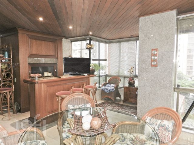 Apartamento com 270m², 3 dormitórios, 3 suítes, 3 vagas, Bela Vista em Porto Alegre