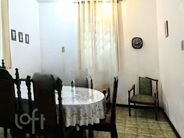 Casa com 174m², 3 dormitórios, 2 vagas, Vila Ipiranga em Porto Alegre