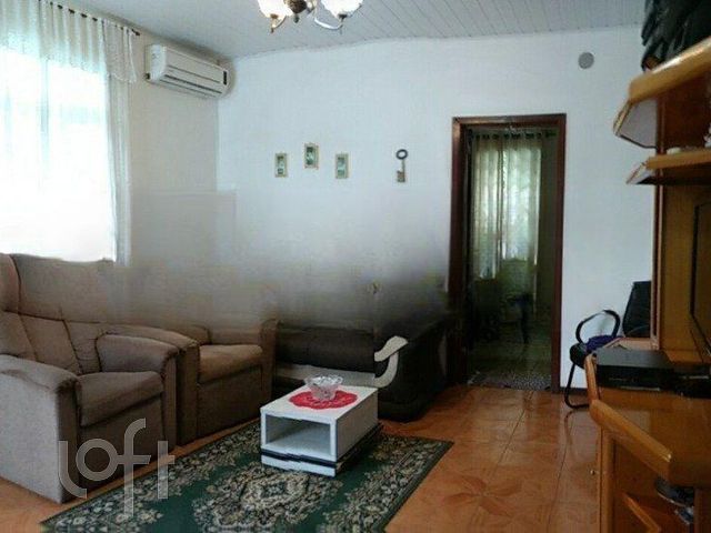 Casa com 174m², 3 dormitórios, 2 vagas, Vila Ipiranga em Porto Alegre