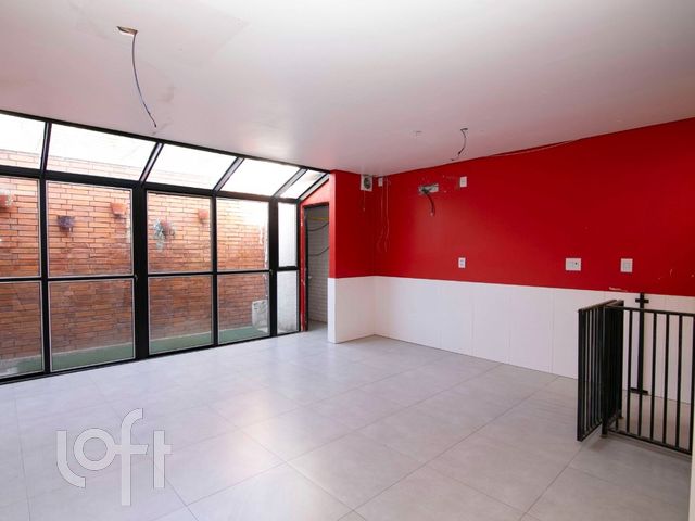 Casa com 322m², 5 dormitórios, 1 suíte, 6 vagas, Menino Deus em Porto Alegre