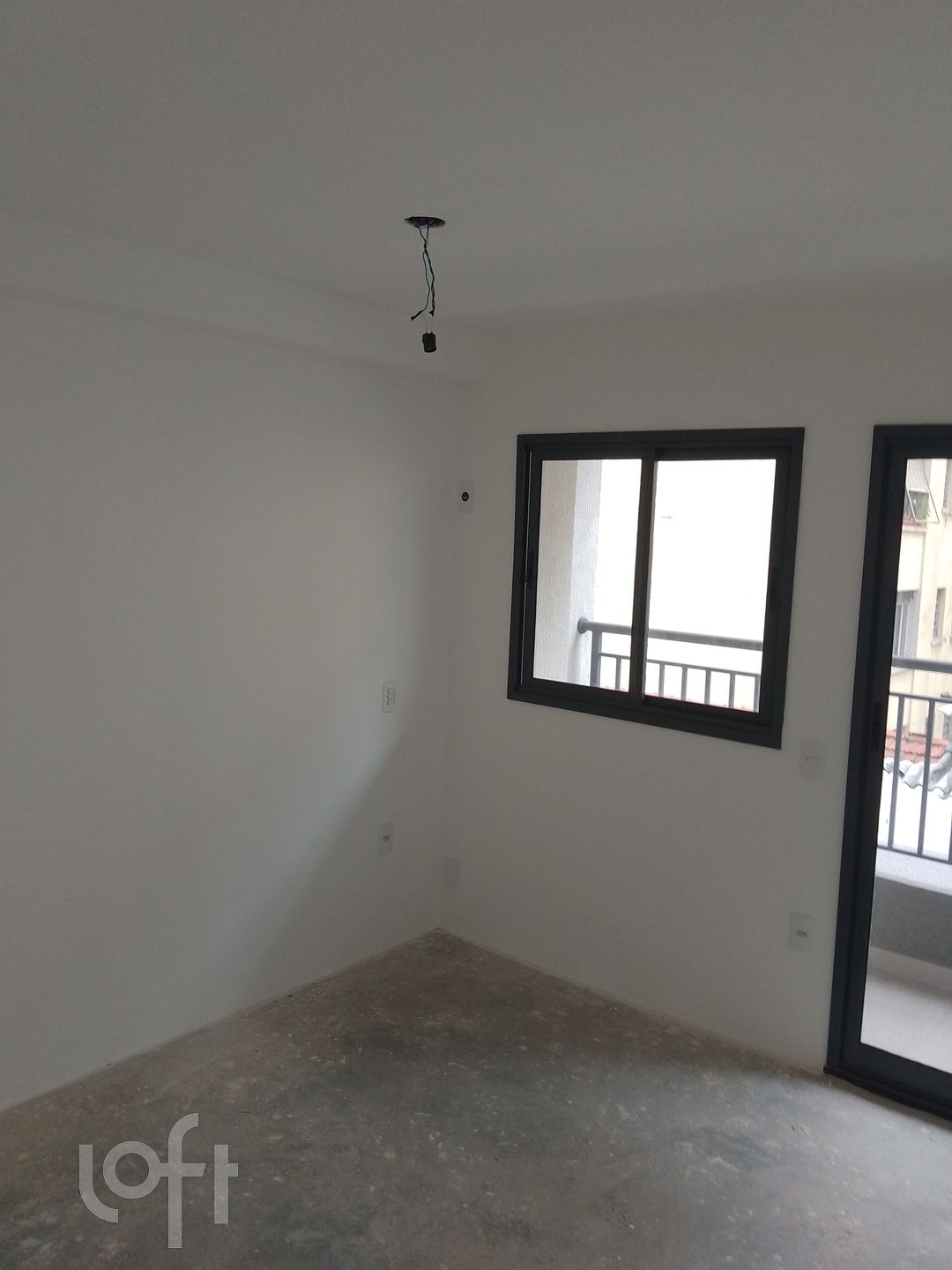 Apartamento à venda com 1 quarto, 27m² - Foto 1