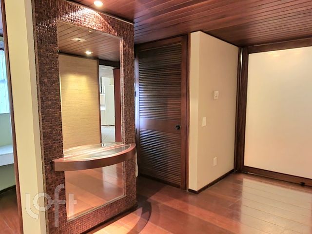 Apartamento com 246m², 3 dormitórios, 1 suíte, 2 vagas, Petrópolis em Porto Alegre