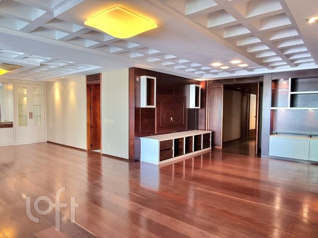 Apartamento com 246m², 3 dormitórios, 1 suíte, 2 vagas, Petrópolis em Porto Alegre