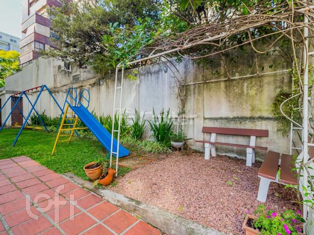 Apartamento com 110m², 3 dormitórios, 2 suítes, 1 vaga, Rio Branco em Porto Alegre