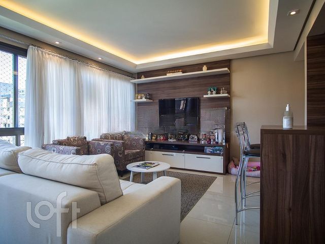 Apartamento com 106m², 3 dormitórios, 1 suíte, 3 vagas, Petrópolis em Porto Alegre