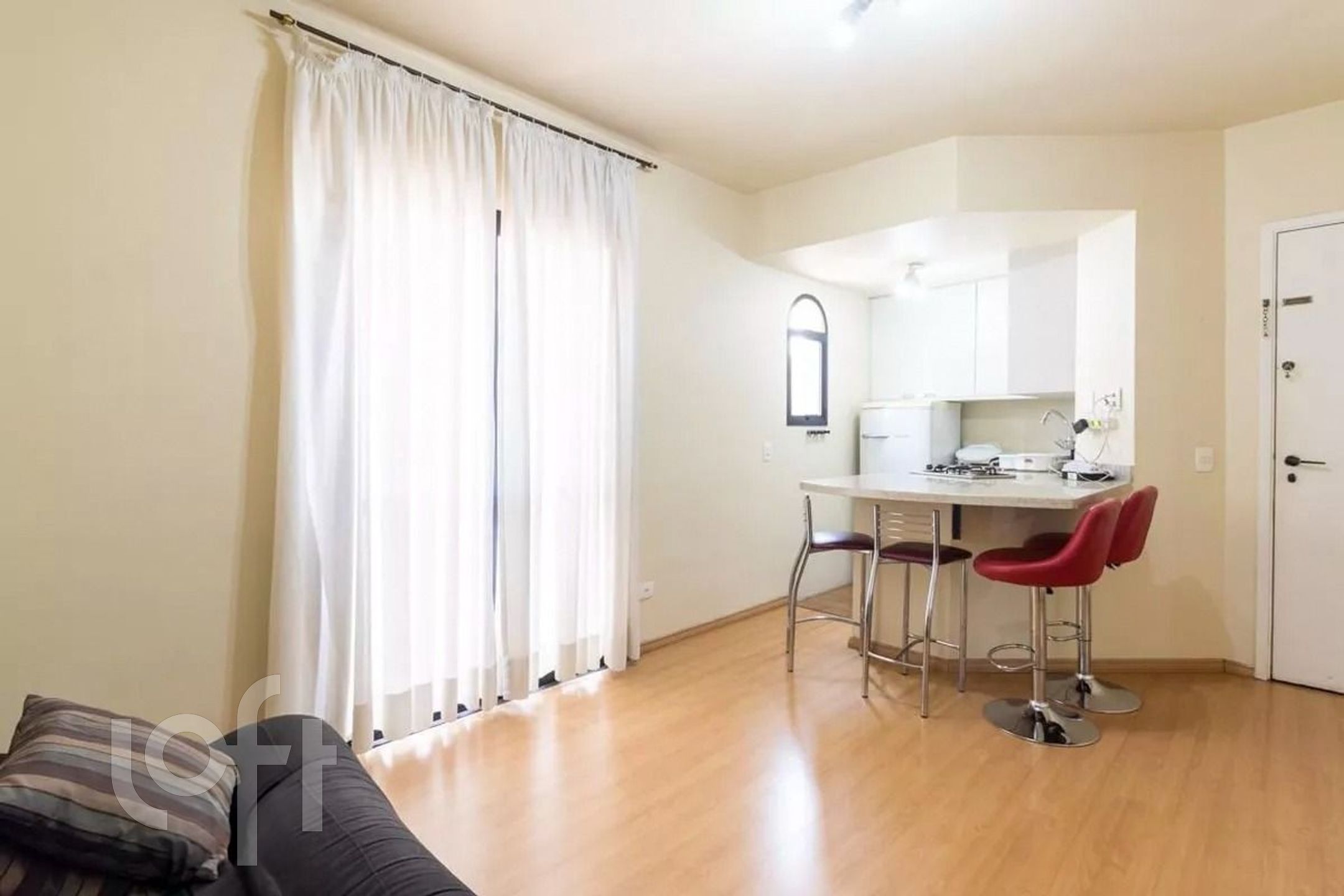 Apartamento à venda com 1 quarto, 39m² - Foto 2