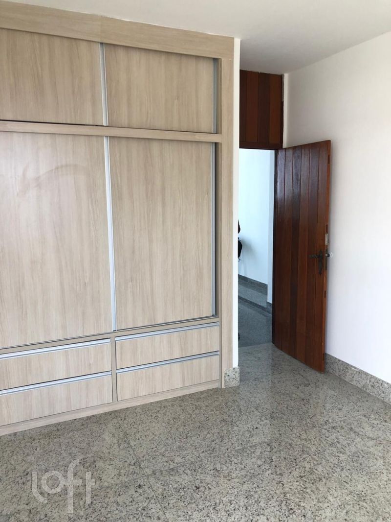 Casa à venda com 5 quartos, 376m² - Foto 10