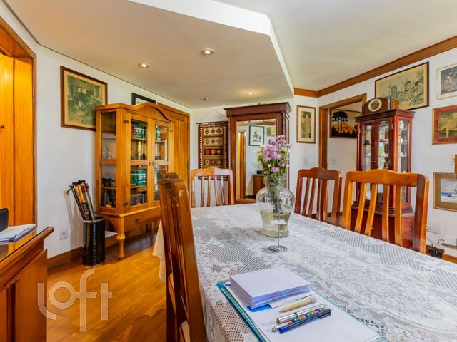 Apartamento com 143m², 3 dormitórios, 2 suítes, 2 vagas, Auxiliadora em Porto Alegre