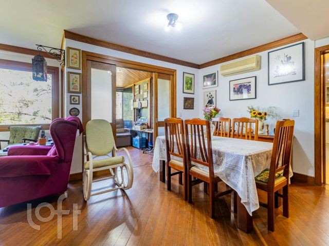 Apartamento com 143m², 3 dormitórios, 2 suítes, 2 vagas, Auxiliadora em Porto Alegre