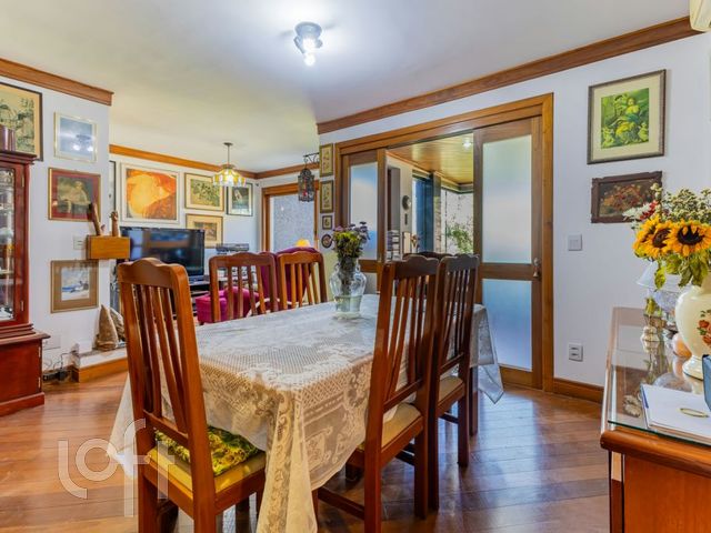 Apartamento com 143m², 3 dormitórios, 2 suítes, 2 vagas, Auxiliadora em Porto Alegre