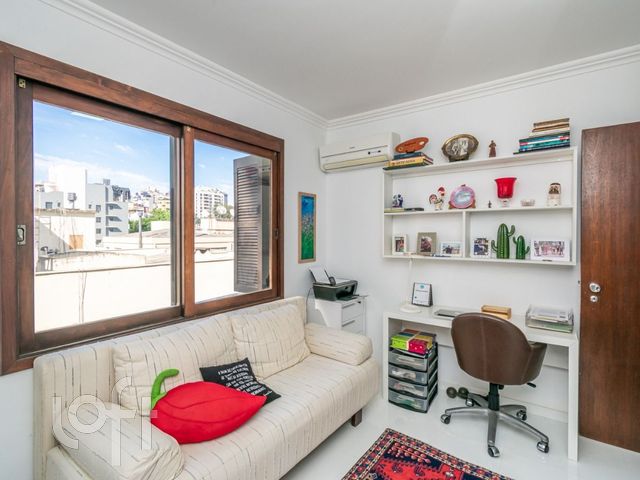 Apartamento com 76m², 2 dormitórios, 1 vaga, Auxiliadora em Porto Alegre