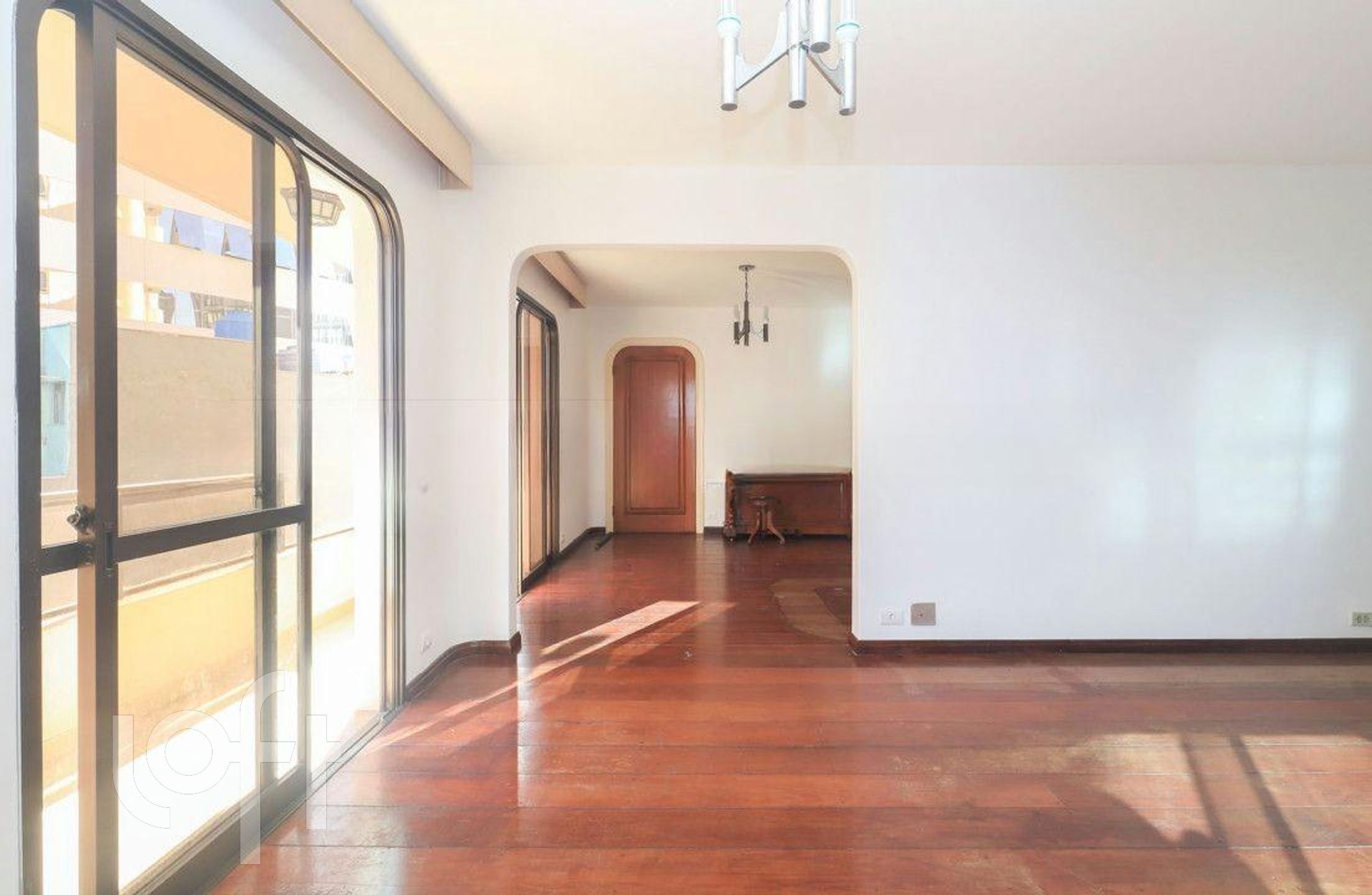 Apartamento à venda com 3 quartos, 145m² - Foto 3