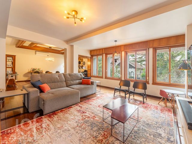 Apartamento com 265m², 3 dormitórios, 1 suíte, 2 vagas, Independência em Porto Alegre