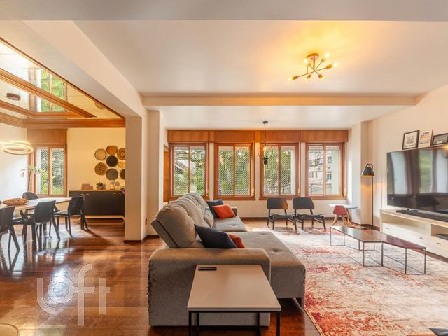 Apartamento com 265m², 3 dormitórios, 1 suíte, 2 vagas, Independência em Porto Alegre