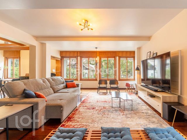 Apartamento com 265m², 3 dormitórios, 1 suíte, 2 vagas, Independência em Porto Alegre