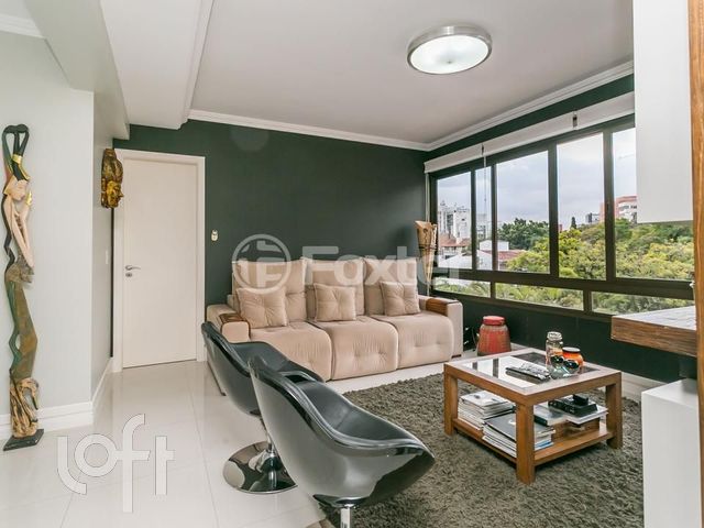 Apartamento com 94m², 3 dormitórios, 1 suíte, 3 vagas, Petrópolis em Porto Alegre