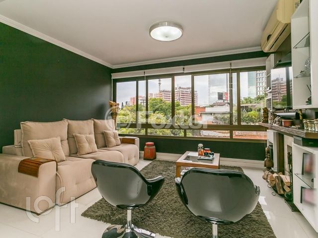 Apartamento com 94m², 3 dormitórios, 1 suíte, 3 vagas, Petrópolis em Porto Alegre