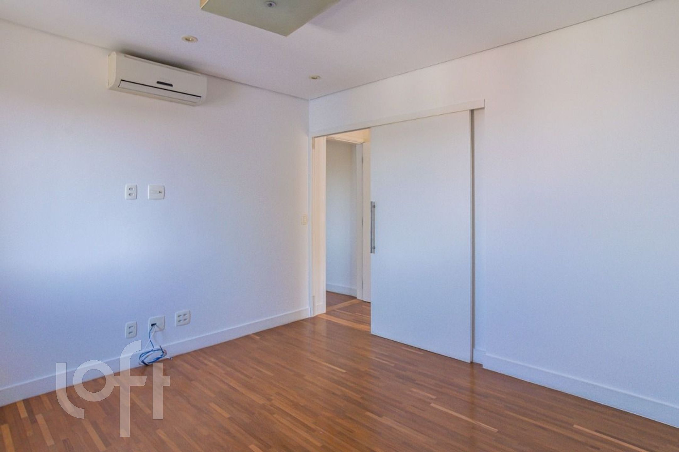 Apartamento à venda com 3 quartos, 241m² - Foto 17