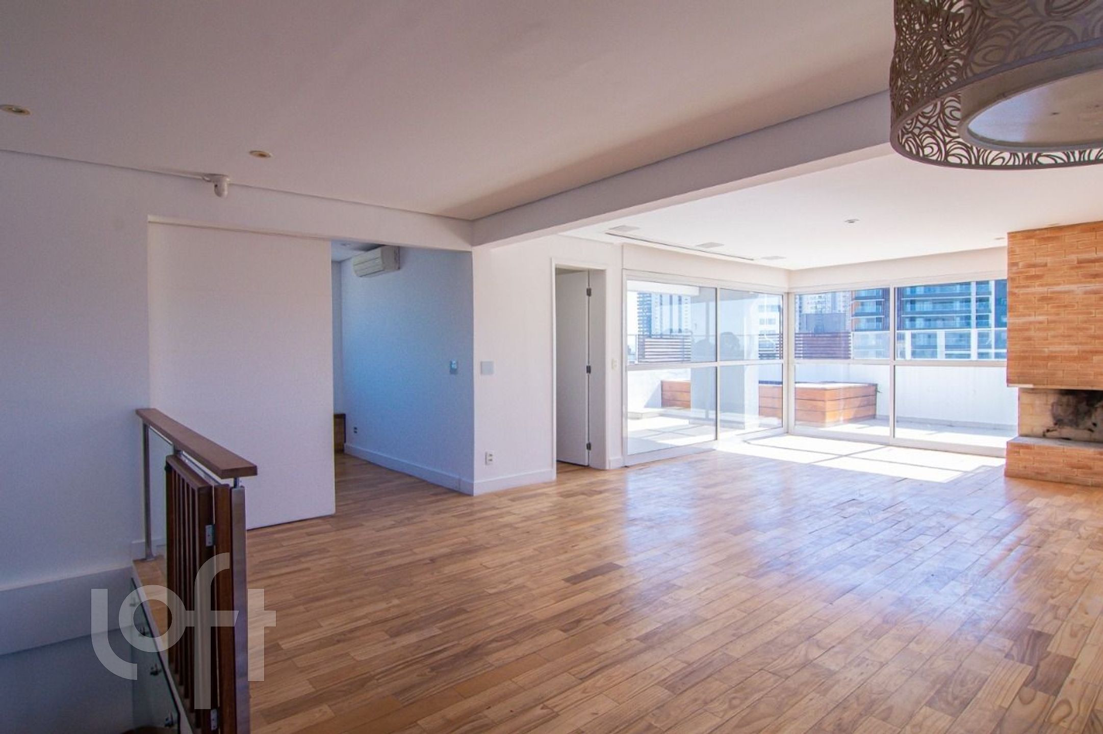 Apartamento à venda com 3 quartos, 241m² - Foto 1