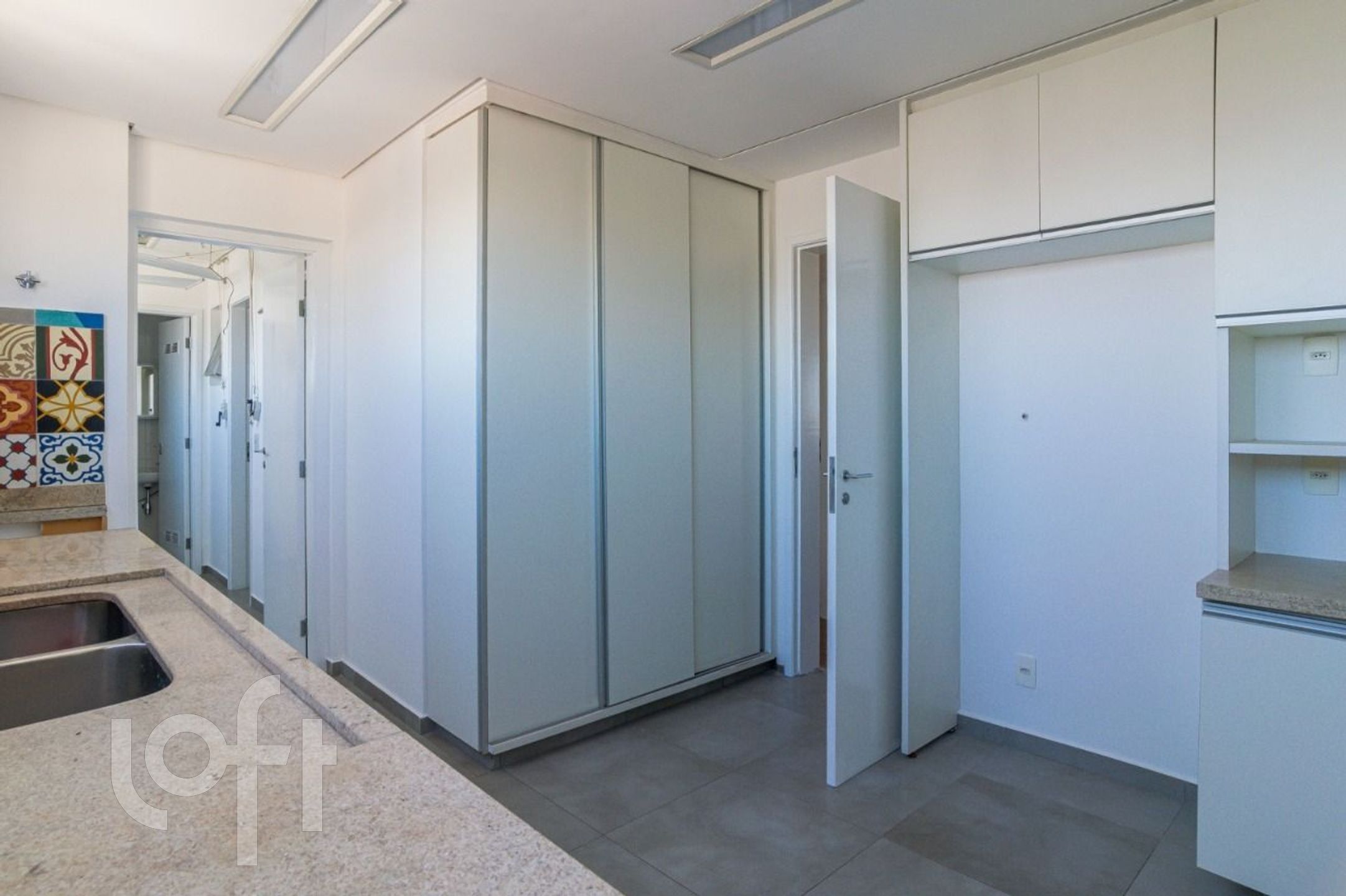 Apartamento à venda com 3 quartos, 241m² - Foto 20